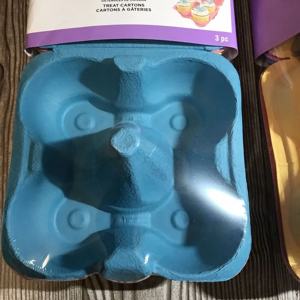 Cupcakes Muffins Container Caddy Boxes Treat Cartons by Celebrate It NEW! 6 ct.